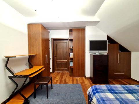 будинок за адресою Набережна вул.