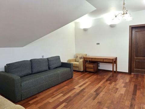 будинок за адресою Набережна вул.