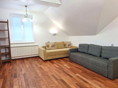 будинок за адресою Набережна вул.