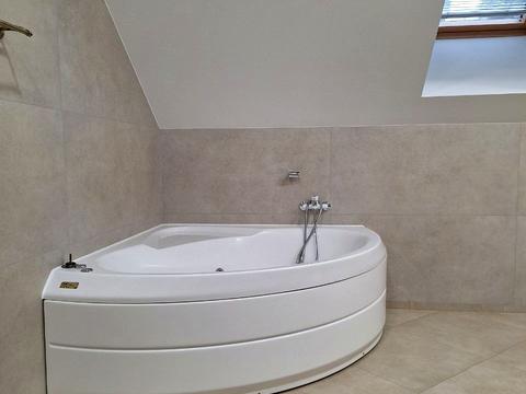 будинок за адресою Набережна вул.