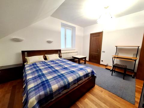 будинок за адресою Набережна вул.