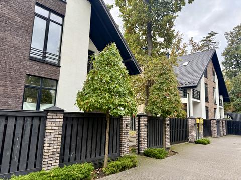 дом по адресу Евгения Коновальца ул.