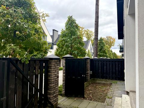 дом по адресу Евгения Коновальца ул.