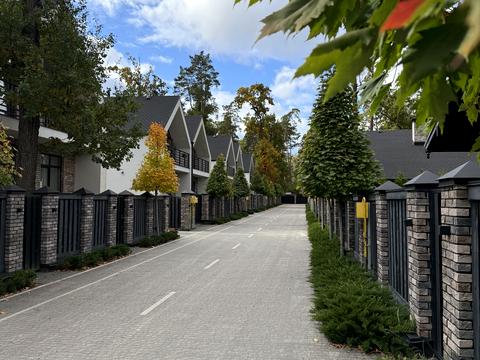 дом по адресу Евгения Коновальца ул.