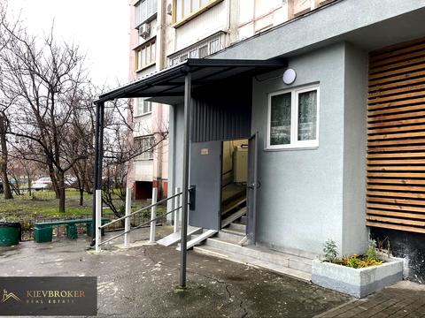 квартира за адресою Анни Ахматової вул., 15