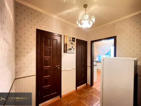 квартира за адресою Анни Ахматової вул., 15