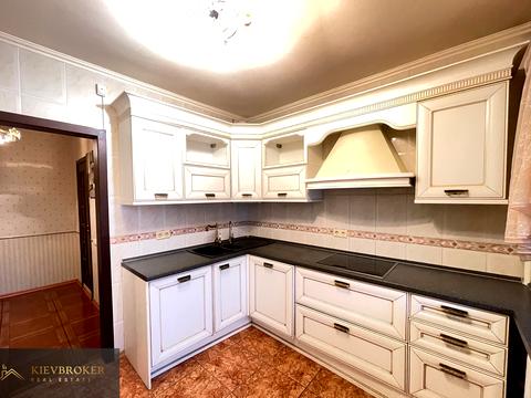 квартира за адресою Анни Ахматової вул., 15