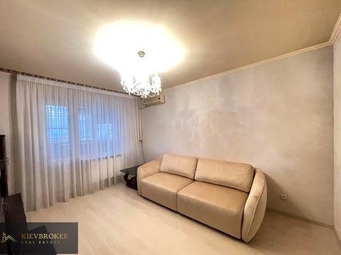 квартира за адресою Анни Ахматової вул., 15