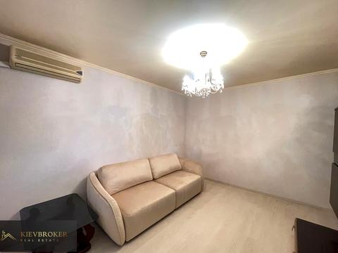 квартира за адресою Анни Ахматової вул., 15