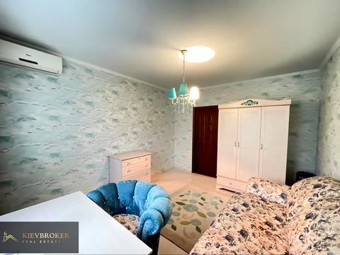 квартира за адресою Анни Ахматової вул., 15