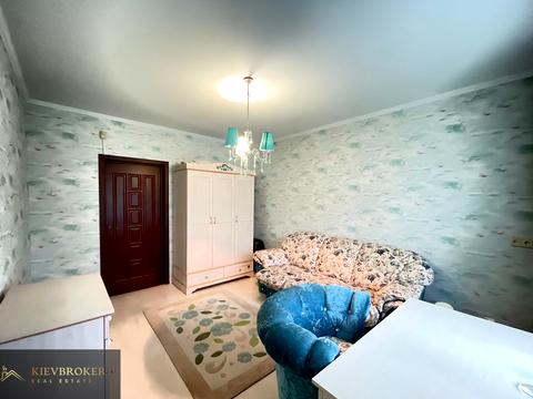 квартира за адресою Анни Ахматової вул., 15