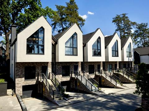 дом по адресу Евгения Коновальца ул.