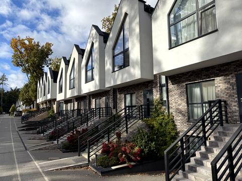 дом по адресу Евгения Коновальца ул.