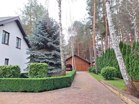 будинок за адресою Набережна вул.