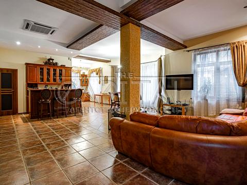 дом по адресу Андрія Малишка