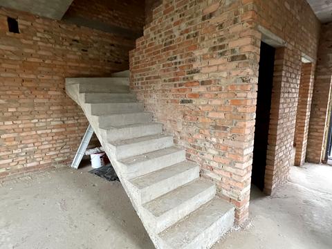 будинок за адресою Молодіжна