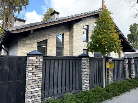 дом по адресу Евгения Коновальца ул.