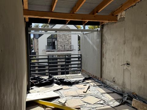 дом по адресу Евгения Коновальца ул.