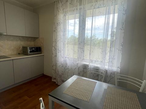 квартира за адресою Миколи Вінграновського вул., 2