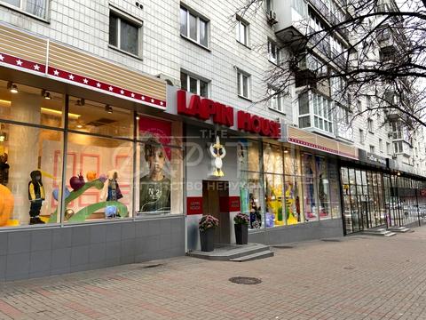 комерційна за адресою Лесі Українки бульв., 20/22