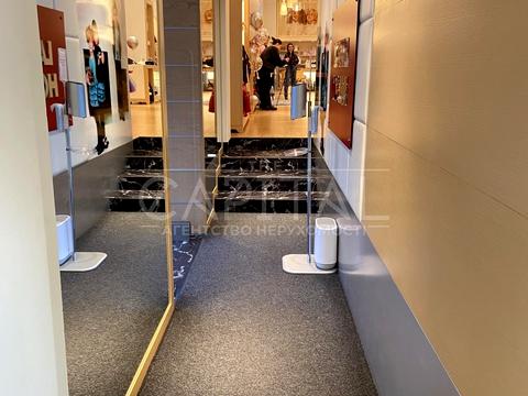 комерційна за адресою Лесі Українки бульв., 20/22