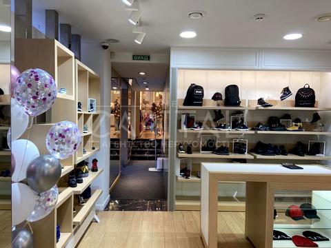 комерційна за адресою Лесі Українки бульв., 20/22