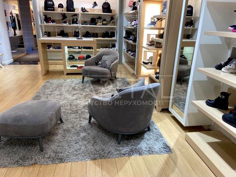 комерційна за адресою Лесі Українки бульв., 20/22