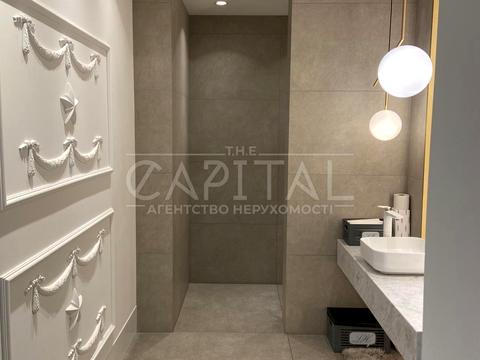 комерційна за адресою Лесі Українки бульв., 20/22