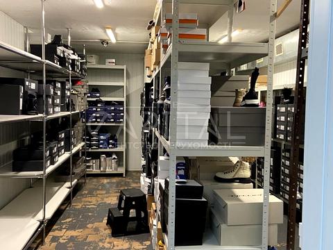 комерційна за адресою Лесі Українки бульв., 20/22