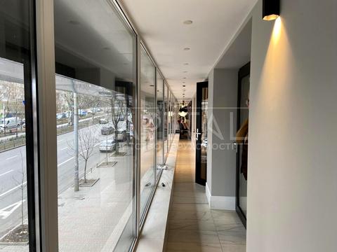 комерційна за адресою Лесі Українки бульв., 20/22