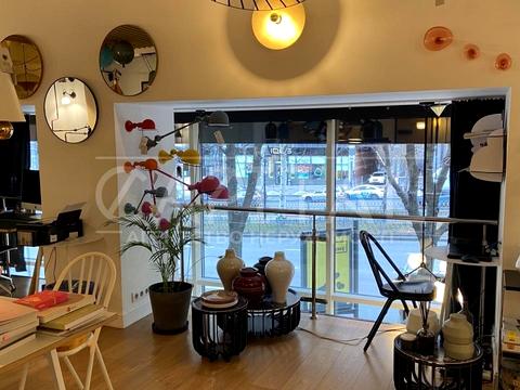 комерційна за адресою Лесі Українки бульв., 20/22