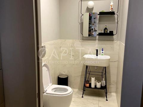 комерційна за адресою Лесі Українки бульв., 20/22