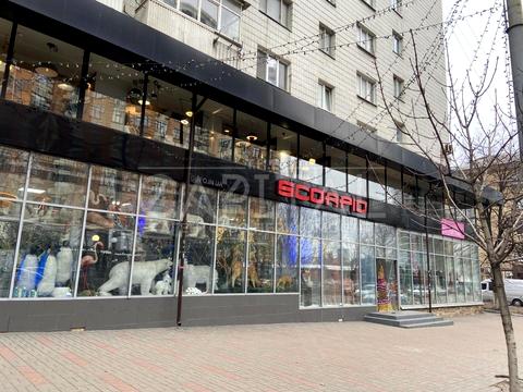 комерційна за адресою Лесі Українки бульв., 20/22