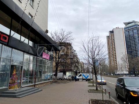 комерційна за адресою Лесі Українки бульв., 20/22