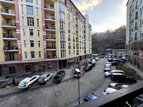 коммерческая по адресу Дегтярная ул., 18