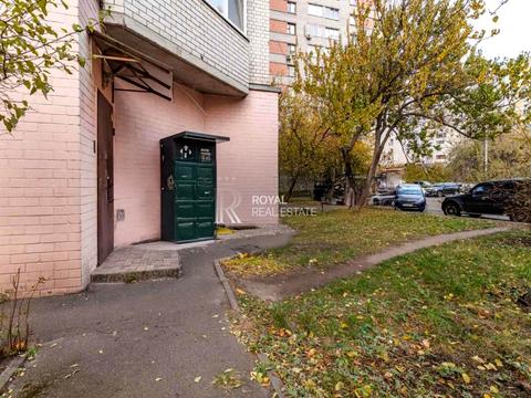 комерційна за адресою Василя Верховинця вул., 10