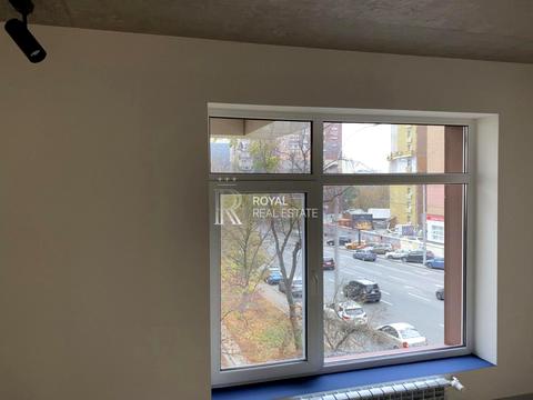 комерційна за адресою Антоновича вул. (Горького), 1