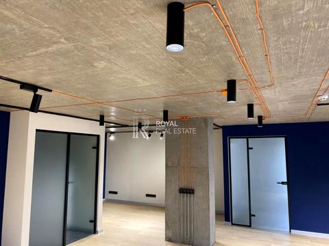 комерційна за адресою Антоновича вул. (Горького), 1