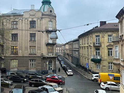 квартира за адресою Омеляна Поповича вул., 5а