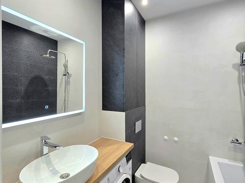 квартира за адресою Залізнична вул., 7