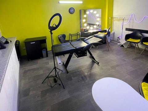 комерційна за адресою Волі просп., 3