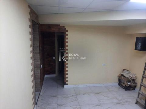 комерційна за адресою Первомайского Леонида, 1