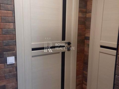 комерційна за адресою Первомайского Леонида, 1