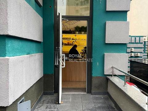 коммерческая по адресу Липковського, 1