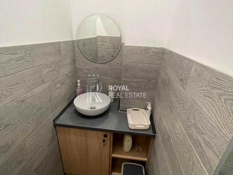 коммерческая по адресу Липковського, 1