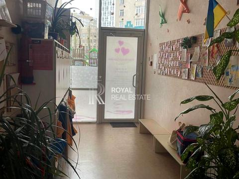 коммерческая по адресу Липковського, 1