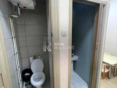 коммерческая по адресу Липковського, 1