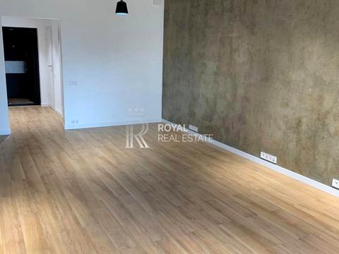 комерційна за адресою Максимовича Михаила, 1