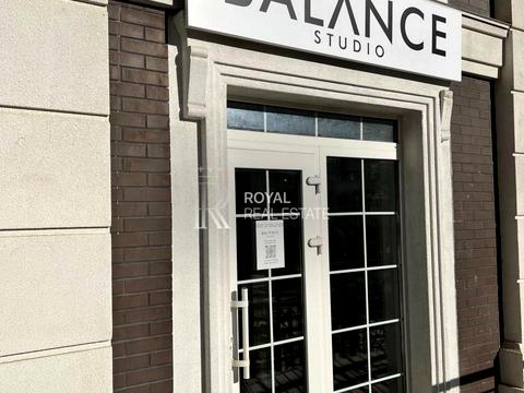 комерційна за адресою Максимовича Михаила, 1