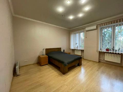 квартира за адресою Олександра Довженка вул., 2